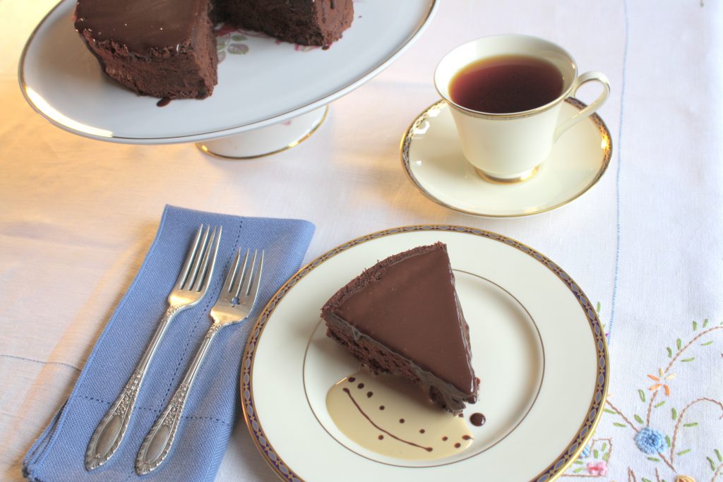 Chocolate melting moments torte, tea cream - Copy