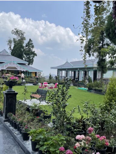 The Mayfair Manor, Jungpana